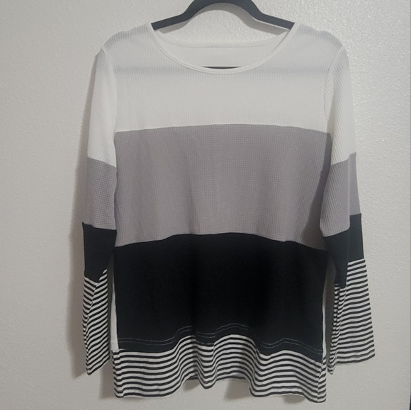 NWT Dash Outfitters color block top - Picture 1 of 6